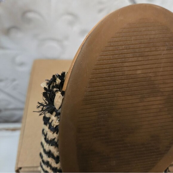 J Crew Black and Natural Raffia beach slide sandals - Preowned  - size 6 - Picture 8 of 13